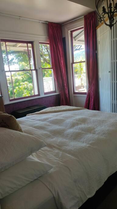 The Oaks- A Beautifully Appointed 1890S Villa Featherston Extérieur photo
