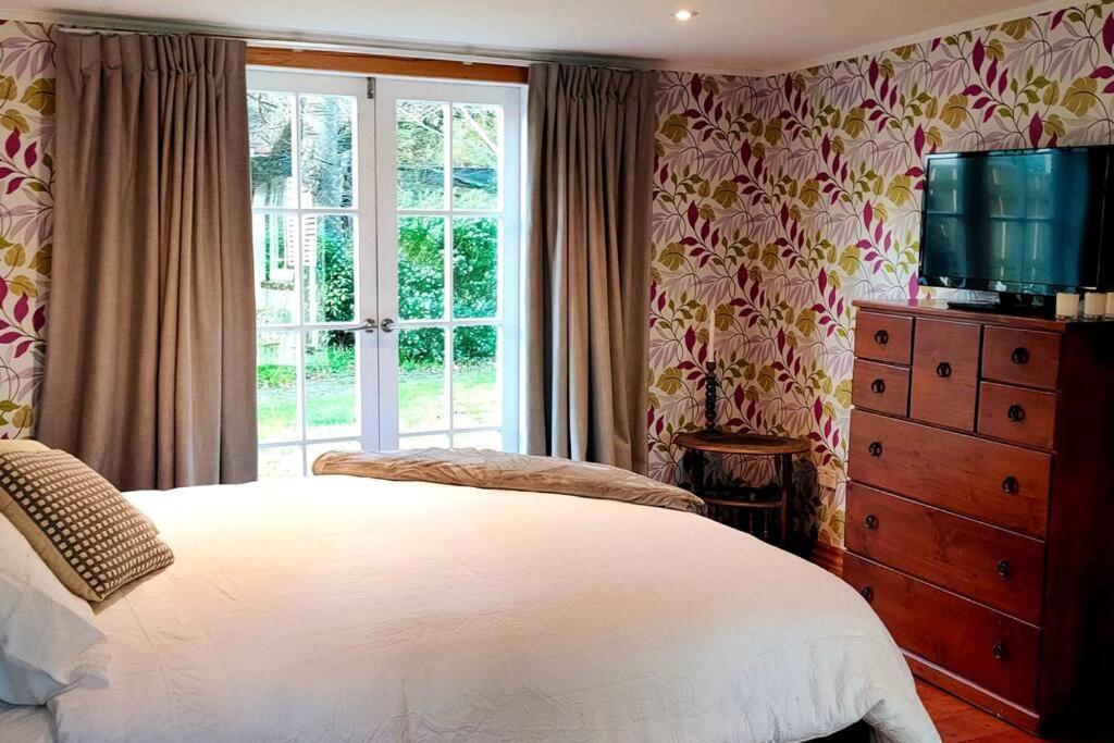 The Oaks- A Beautifully Appointed 1890S Villa Featherston Extérieur photo
