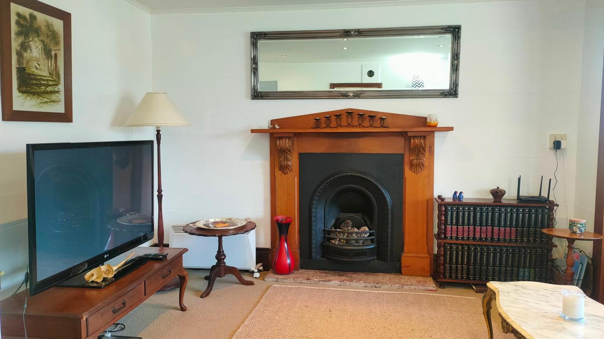 The Oaks- A Beautifully Appointed 1890S Villa Featherston Extérieur photo